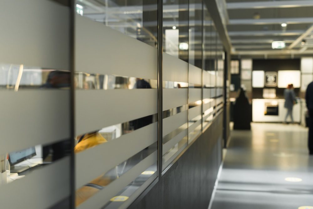 Glass or Brick: The Best Choice for Your Office Partitions
