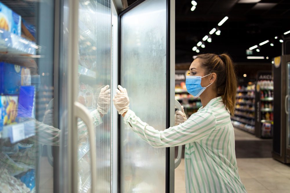 Maintaining & Cleaning Glass On Commercial Refrigeration Units