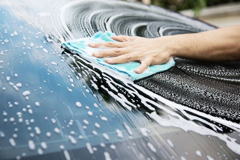 Expert Tips for Cleaning Your Car Windshield Like Pro