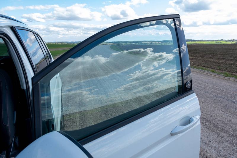 Laminated vs Tempered Glass: What’s Best for Your Vehicle?