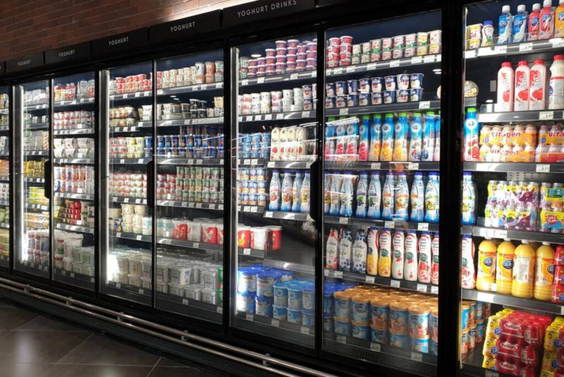 Energy-Saving Refrigeration: Should You Choose a Glass Door or Solid Door?
