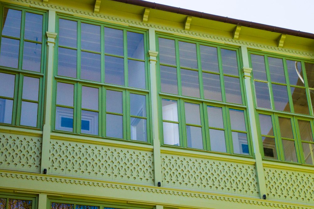 11 Stunning Types Of Glass Glazing Designs For The Home